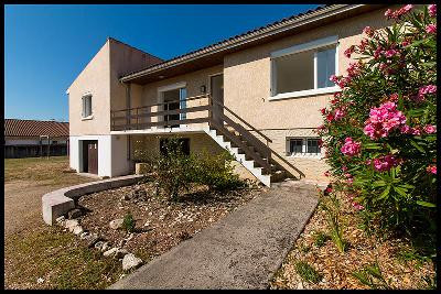 Maison 4 chambres + bureau, avec grand garage